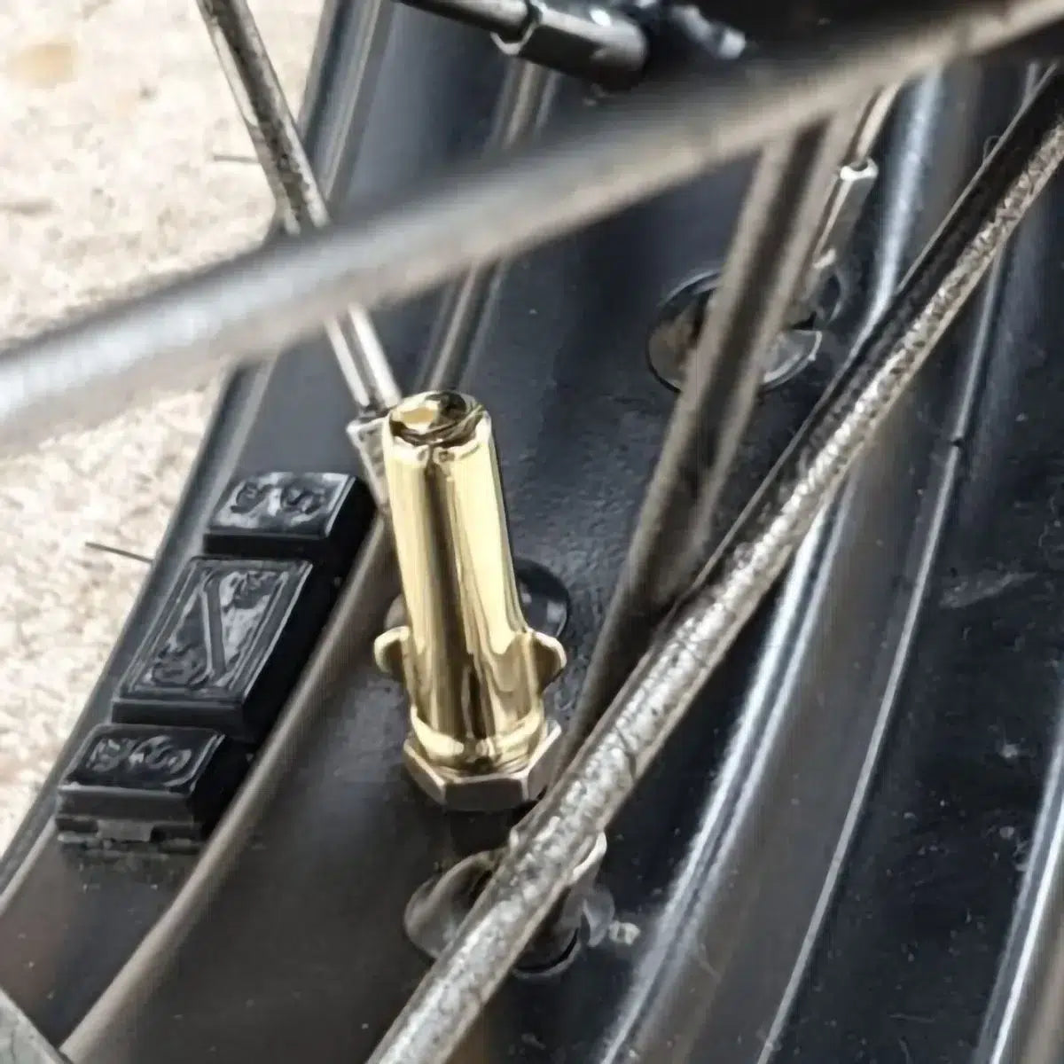 Nắp Van Bánh Xe Motone Ballista Vintage Michelin Style - Brass - MMU071