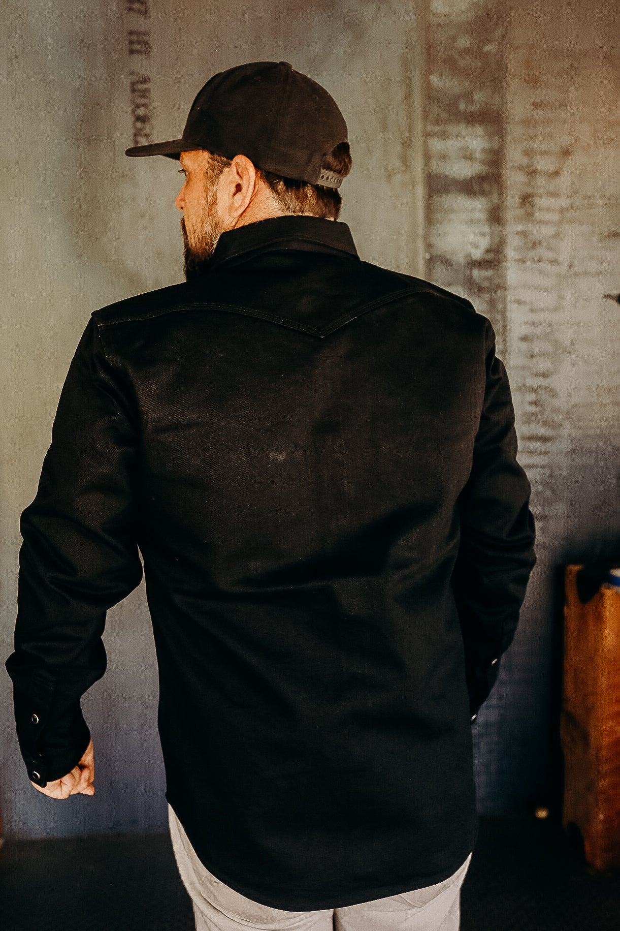 Iron Heart IHSH-361-BLK 16oz Selvedge Denim Western Shirt - Superblack (Fades To Grey) - Image 3