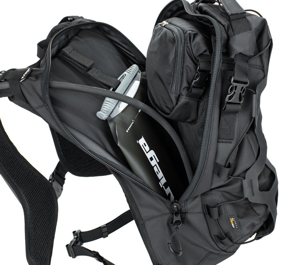 Kriega Trail 18 - Black - Image 4